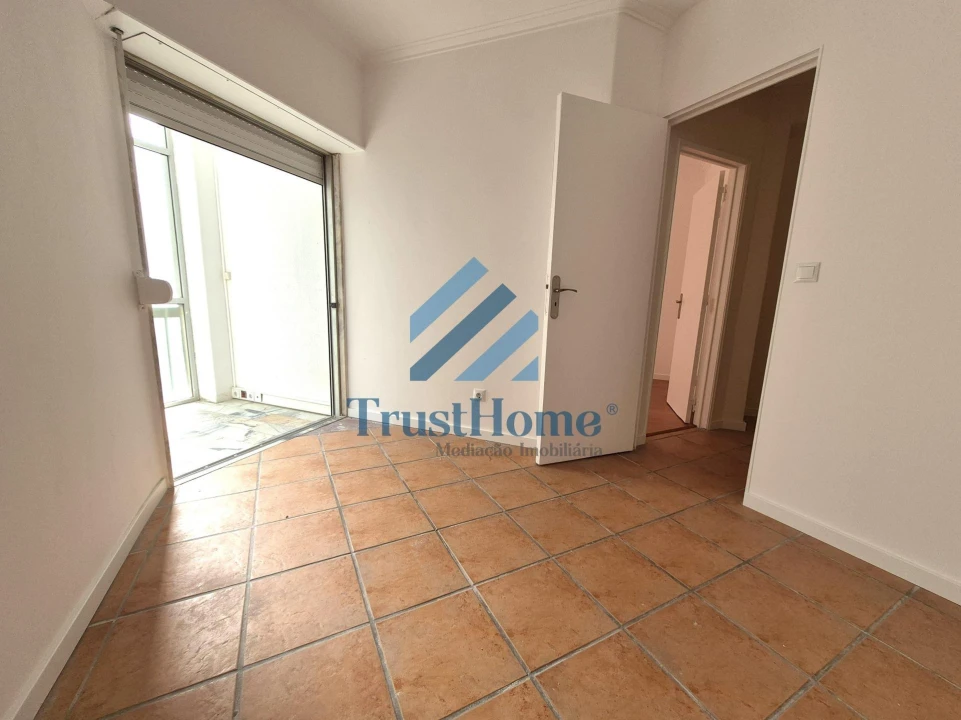 Apartamento T3 para Venda em Agualva e Mira-Sintra Foto 17