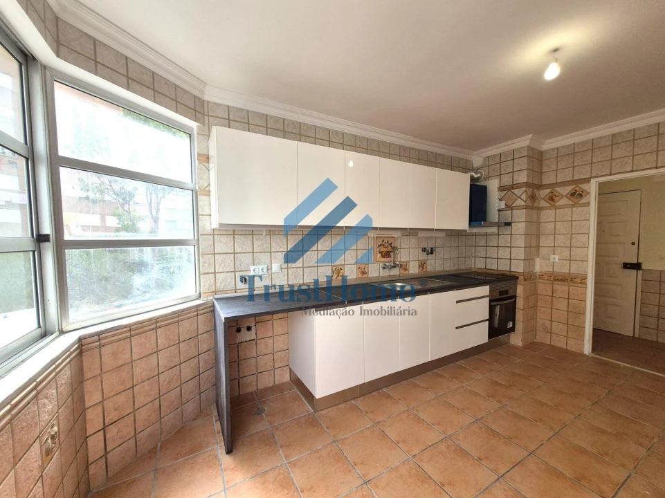 Apartamento T3 para Venda em Agualva e Mira-Sintra Foto 2