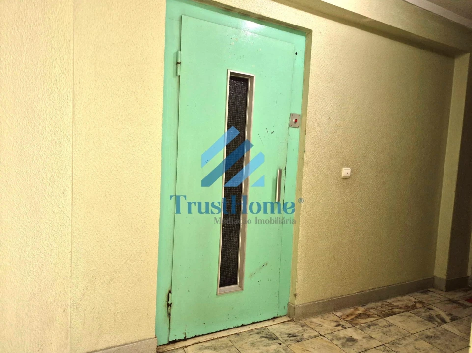 Apartamento T3 para Venda em Agualva e Mira-Sintra Foto 27