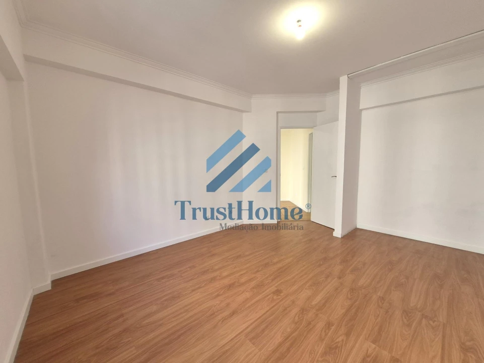Apartamento T3 para Venda em Agualva e Mira-Sintra Foto 31
