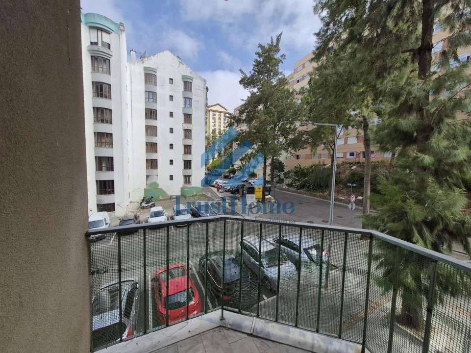 Apartamento T3 para Venda em Agualva e Mira-Sintra Foto 9