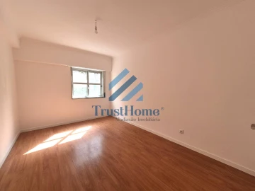 Apartamento T3 para Venda em Agualva e Mira-Sintra