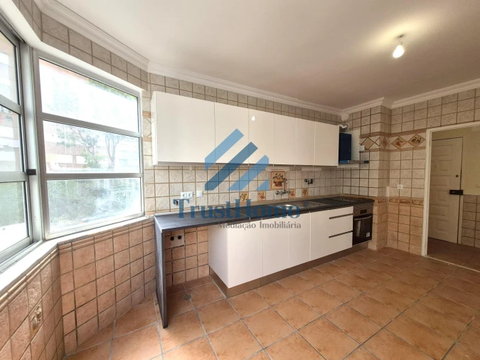 Apartamento T3 para Venda em Agualva e Mira-Sintra Foto 2