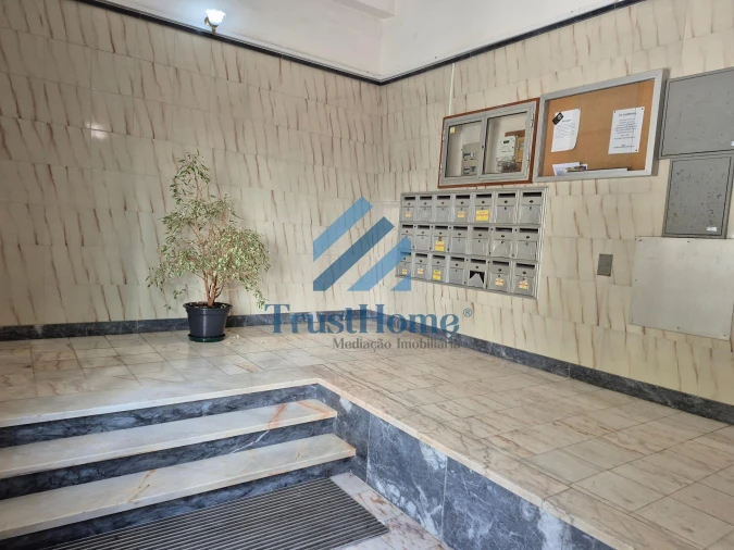 Apartamento T3 para Venda em Agualva e Mira-Sintra Foto 29