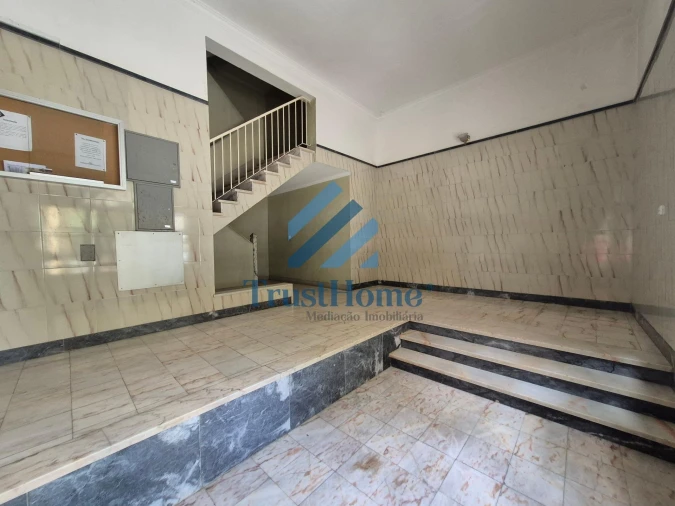 Apartamento T3 para Venda em Agualva e Mira-Sintra Foto 30