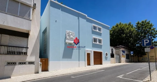 Moradia T6 para Venda em Arroios