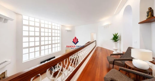 Moradia T6 para Venda em Arroios