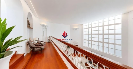 Moradia T6 para Venda em Arroios
