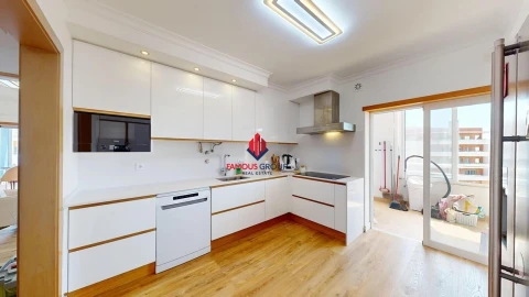 Apartamento T4 para Venda em Portimão