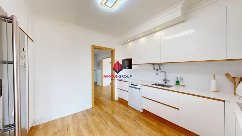 Apartamento T4 para Venda em Portimão