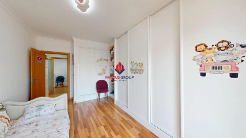 Apartamento T4 para Venda em Portimão