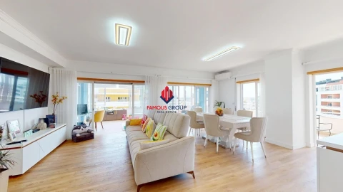 Apartamento T4 para Venda em Portimão