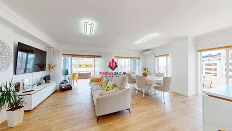 Apartamento T4 para Venda em Portimão
