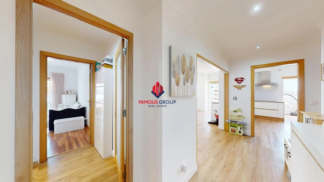 Apartamento T4 para Venda em Portimão Foto 28
