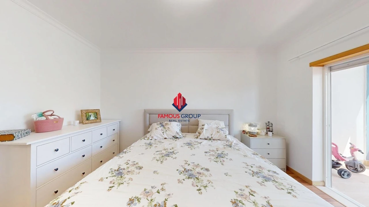 Apartamento T4 para Venda em Portimão Foto 34