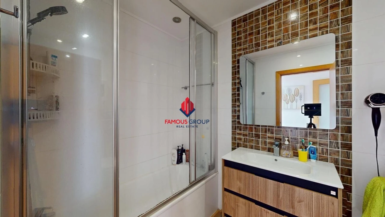 Apartamento T4 para Venda em Portimão Foto 41