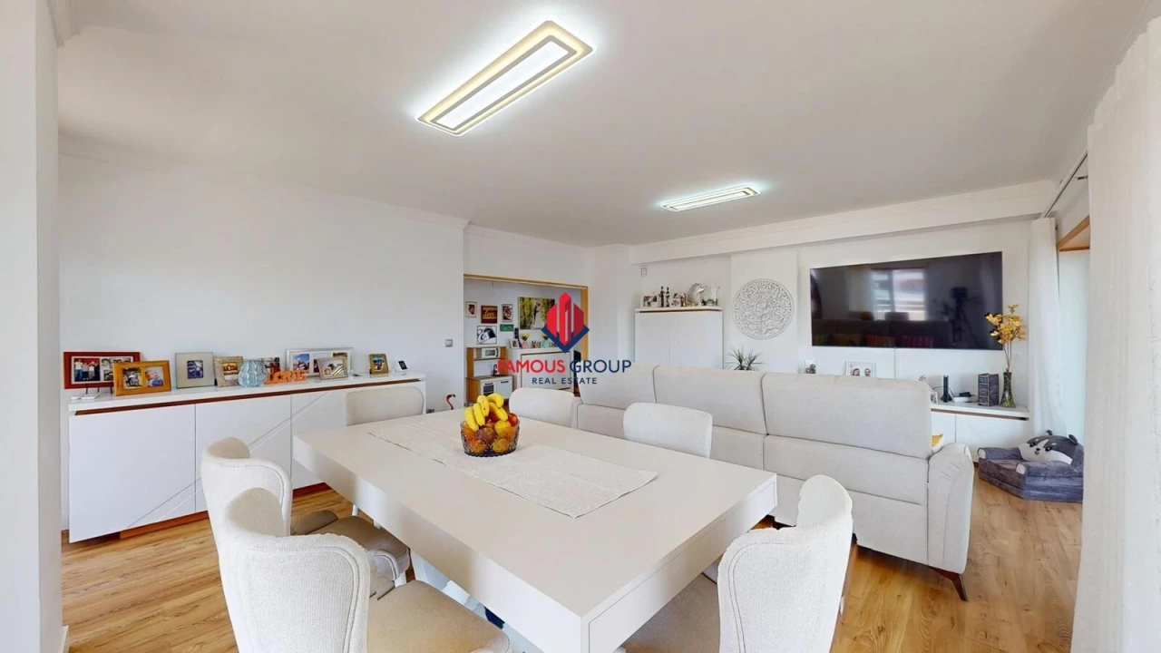 Apartamento T4 para Venda em Portimão Foto 7