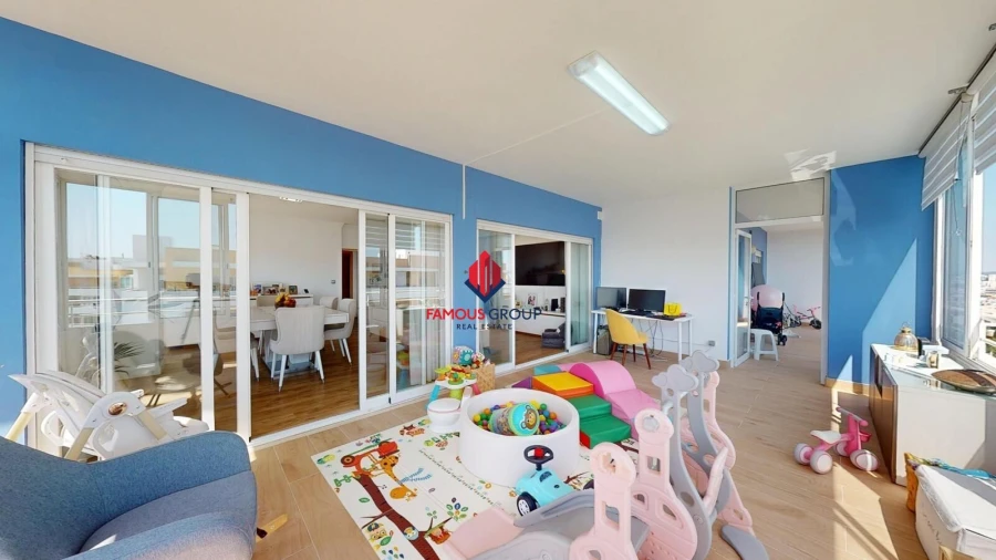 Apartamento T4 para Venda em Portimão Foto 12