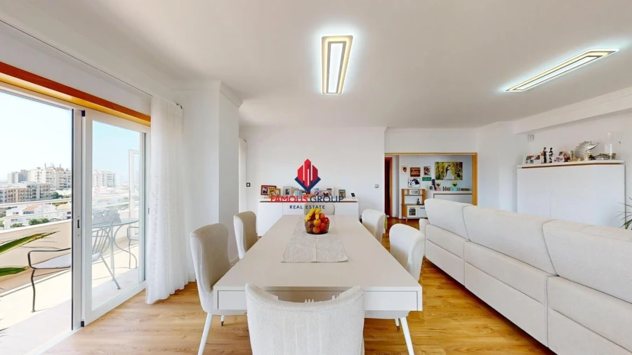 Apartamento T4 para Venda em Portimão Foto 14