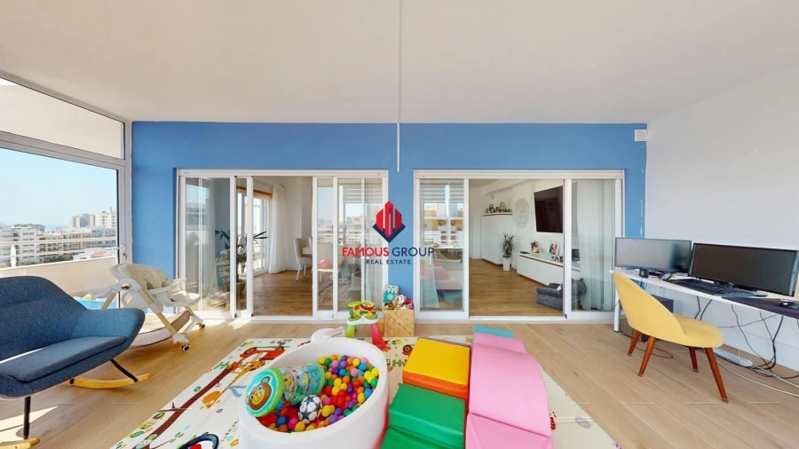 Apartamento T4 para Venda em Portimão Foto 15