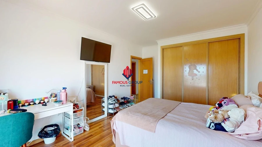 Apartamento T4 para Venda em Portimão Foto 44