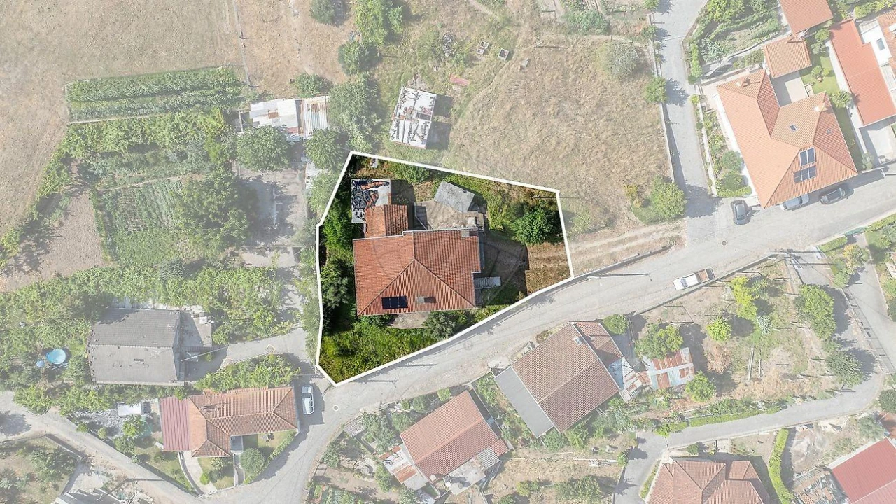 Moradia T3 para Venda em Arentim e Cunha Foto 3