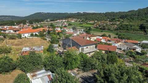 Moradia T3 para Venda em Arentim e Cunha