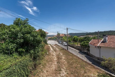 Moradia T3 para Venda em Arentim e Cunha