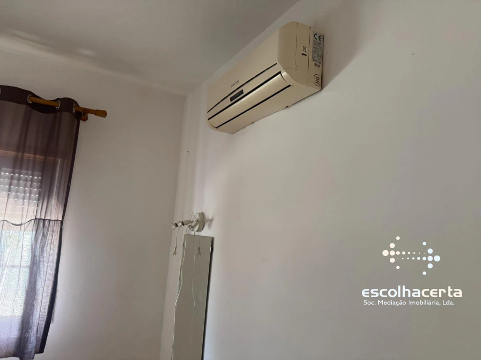 Apartamento T1 para Venda em Quinta do Anjo Foto 18