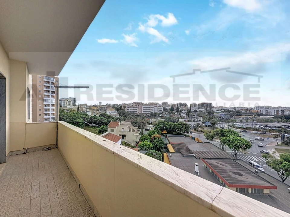 Apartamento T3 para Venda em Portimão Foto 6