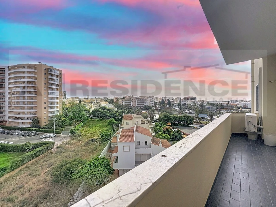 Apartamento T3 para Venda em Portimão Foto 37