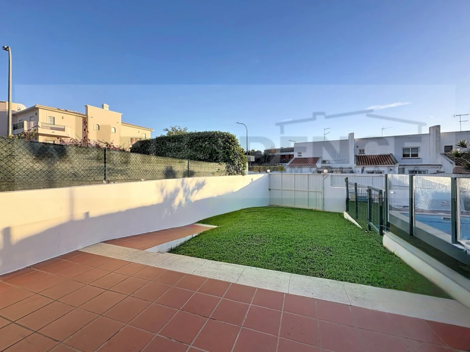 Moradia T3 para Venda em Albufeira e Olhos de Água Foto 22