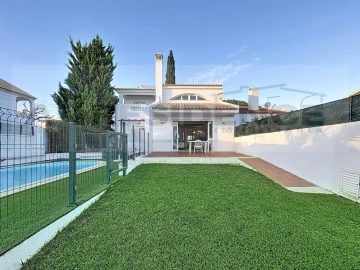 Moradia T3 para Venda em Albufeira e Olhos de Água