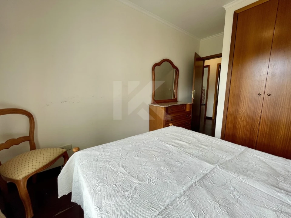 Apartamento T4 para Arrendamento em Camara de Lobos Foto 11