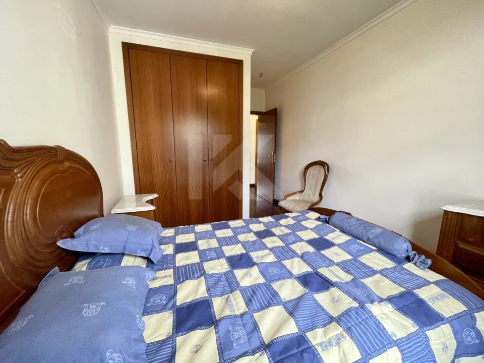 Apartamento T4 para Arrendamento em Camara de Lobos Foto 13