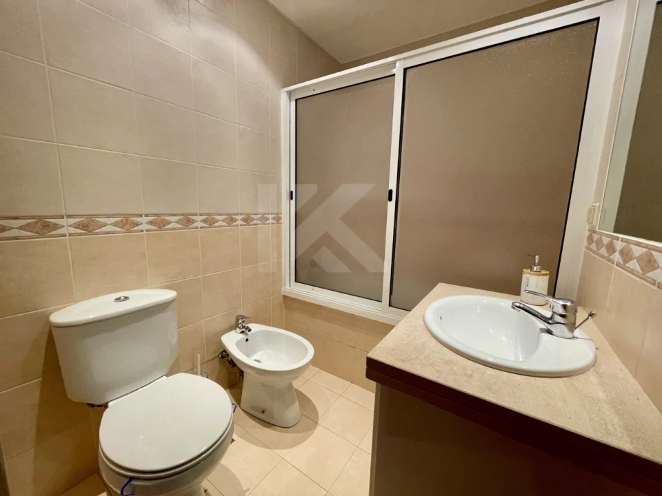 Apartamento T4 para Arrendamento em Camara de Lobos Foto 15