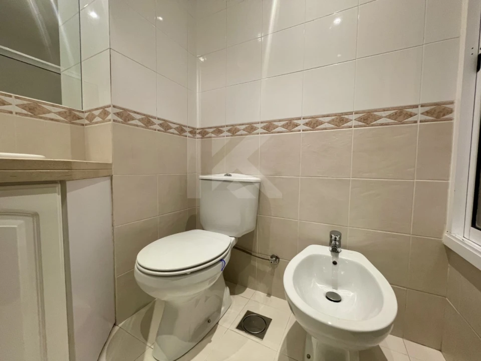 Apartamento T4 para Arrendamento em Camara de Lobos Foto 18