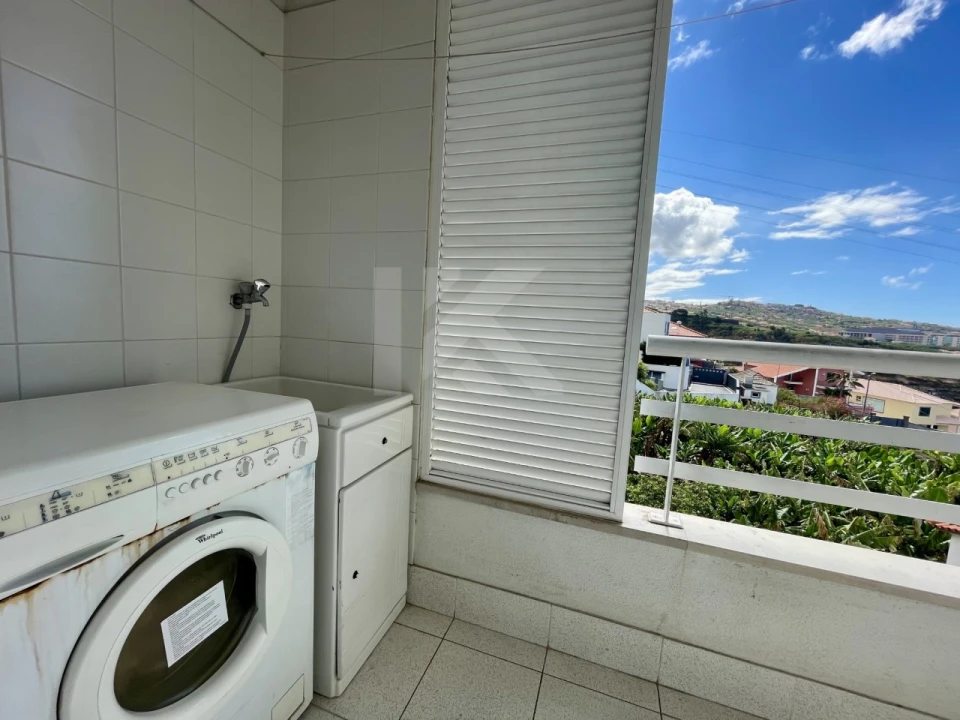 Apartamento T4 para Arrendamento em Camara de Lobos Foto 23