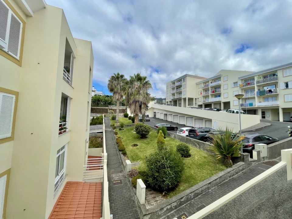 Apartamento T4 para Arrendamento em Camara de Lobos Foto 31