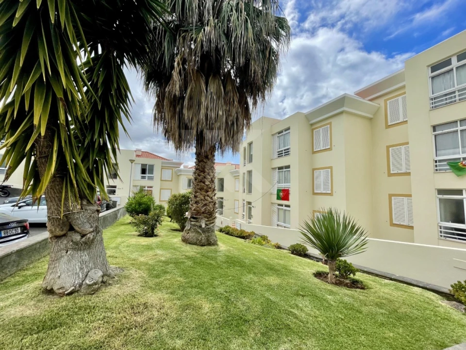 Apartamento T4 para Arrendamento em Camara de Lobos Foto 32