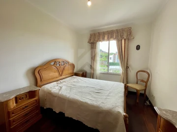 Apartamento T4 para Arrendamento em Camara de Lobos