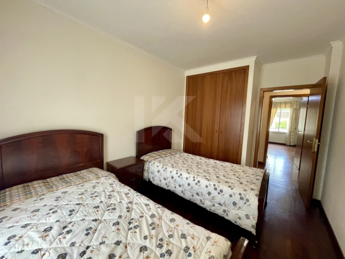 Apartamento T4 para Arrendamento em Camara de Lobos Foto 17