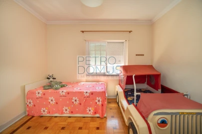 Moradia T4 para Venda em Marvila, Ribeira Santarém, São Salvador, São Nicolau