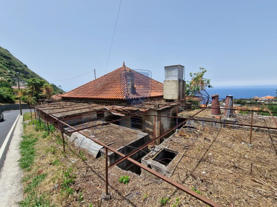 Moradia T3 para Venda em Arco da Calheta Foto 18
