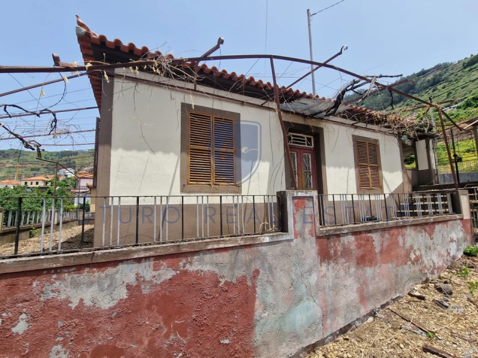 Moradia T3 para Venda em Arco da Calheta Foto 14