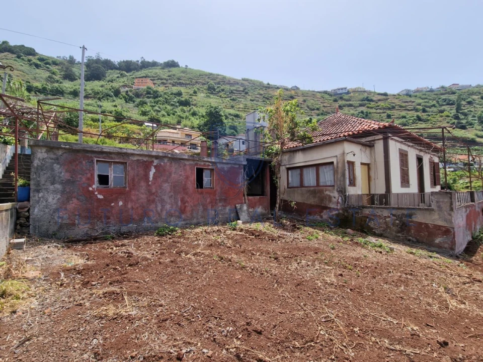 Moradia T3 para Venda em Arco da Calheta Foto 13