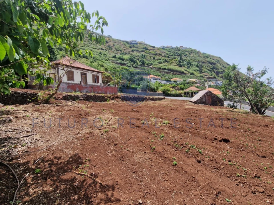 Moradia T3 para Venda em Arco da Calheta Foto 20