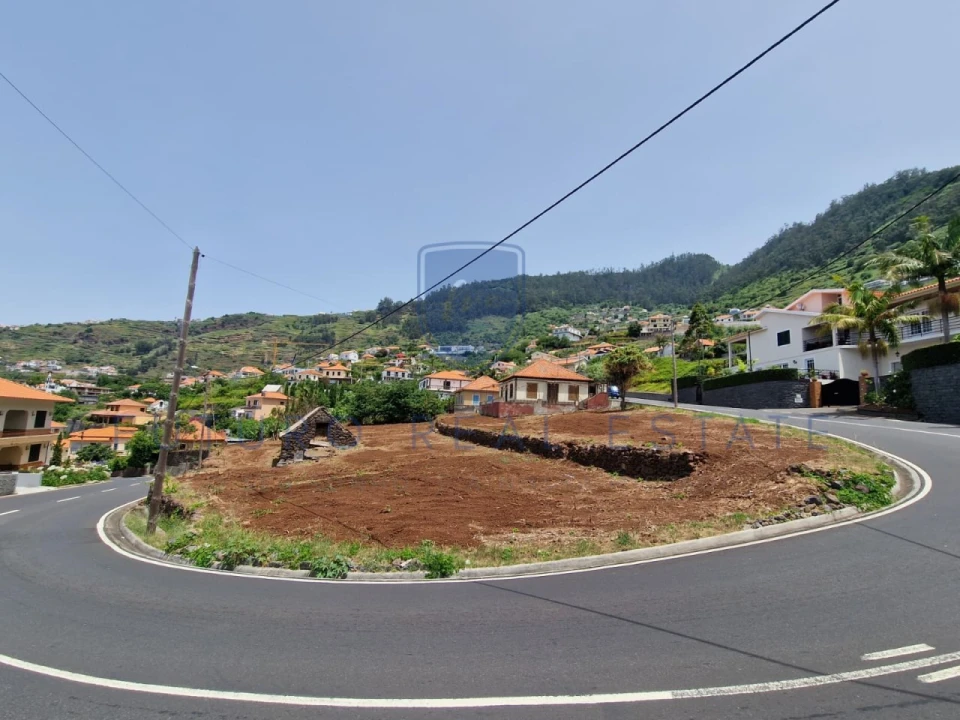 Moradia T3 para Venda em Arco da Calheta Foto 25