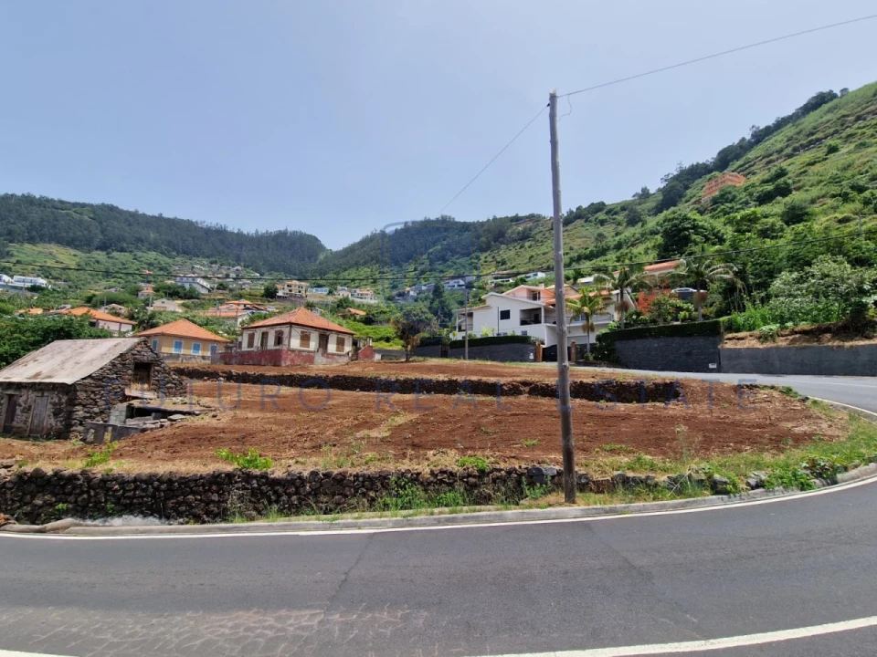 Moradia T3 para Venda em Arco da Calheta Foto 26