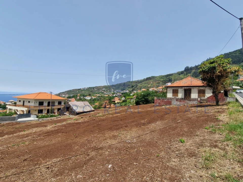 Moradia T3 para Venda em Arco da Calheta Foto 35